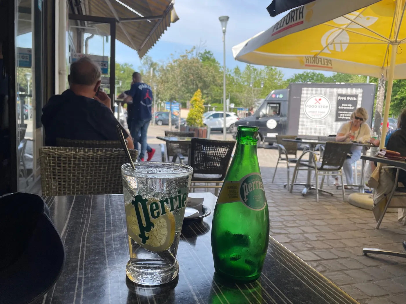 Petite pause rafrâichissante à Bois-le-Roi en attendant le train